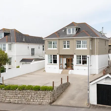 Bay Guest house 4*